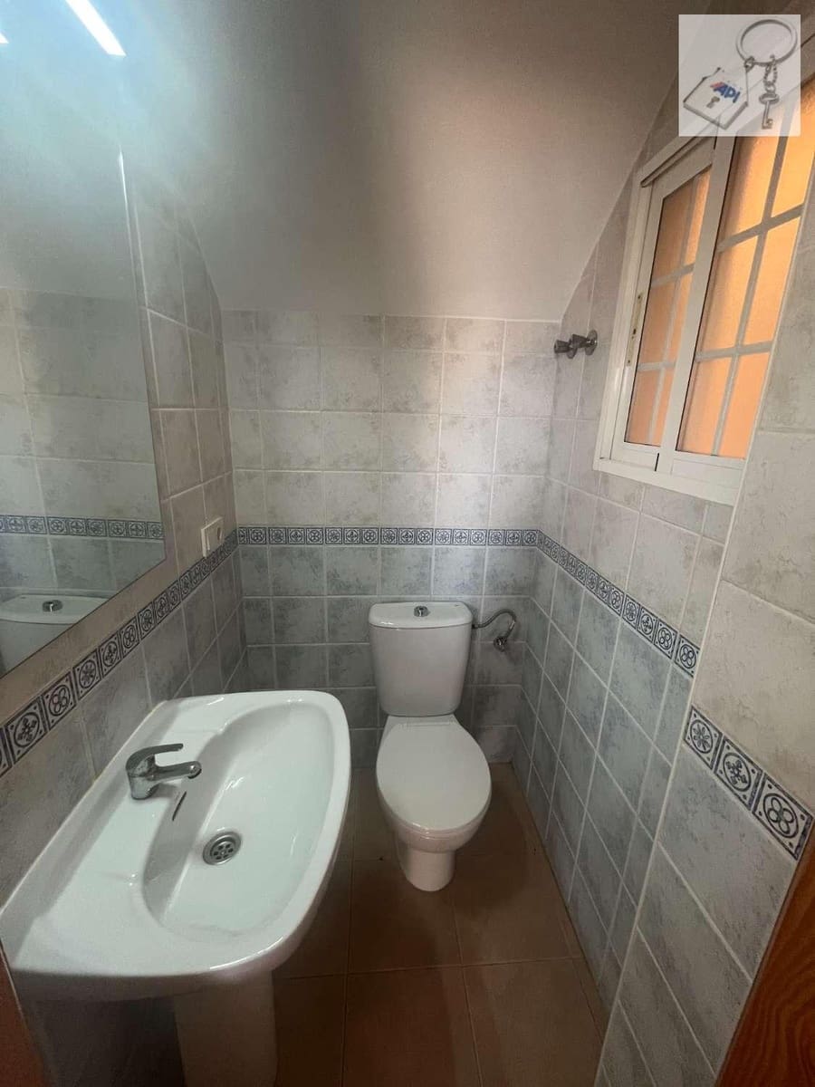2 soverom Leilighet til salgs i Torrevieja med svømmebasseng garasje - € 175 000 (Ref: 9915188)