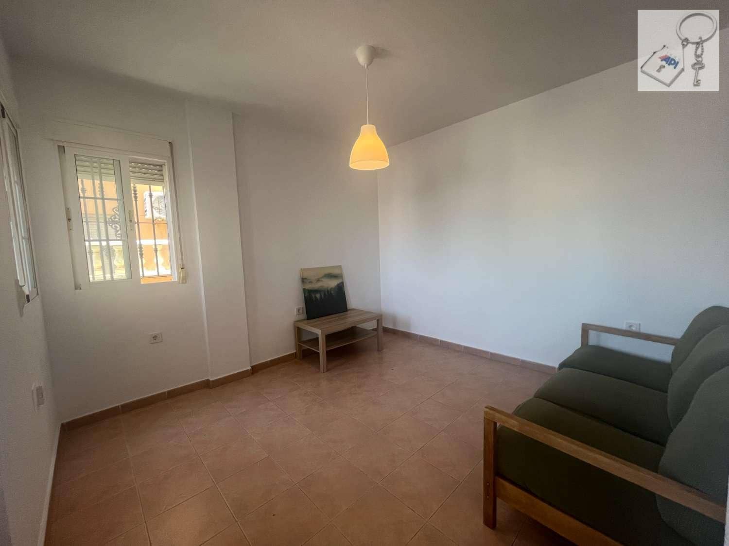 2 soverom Leilighet til salgs i Torrevieja med svømmebasseng garasje - € 175 000 (Ref: 9915188)