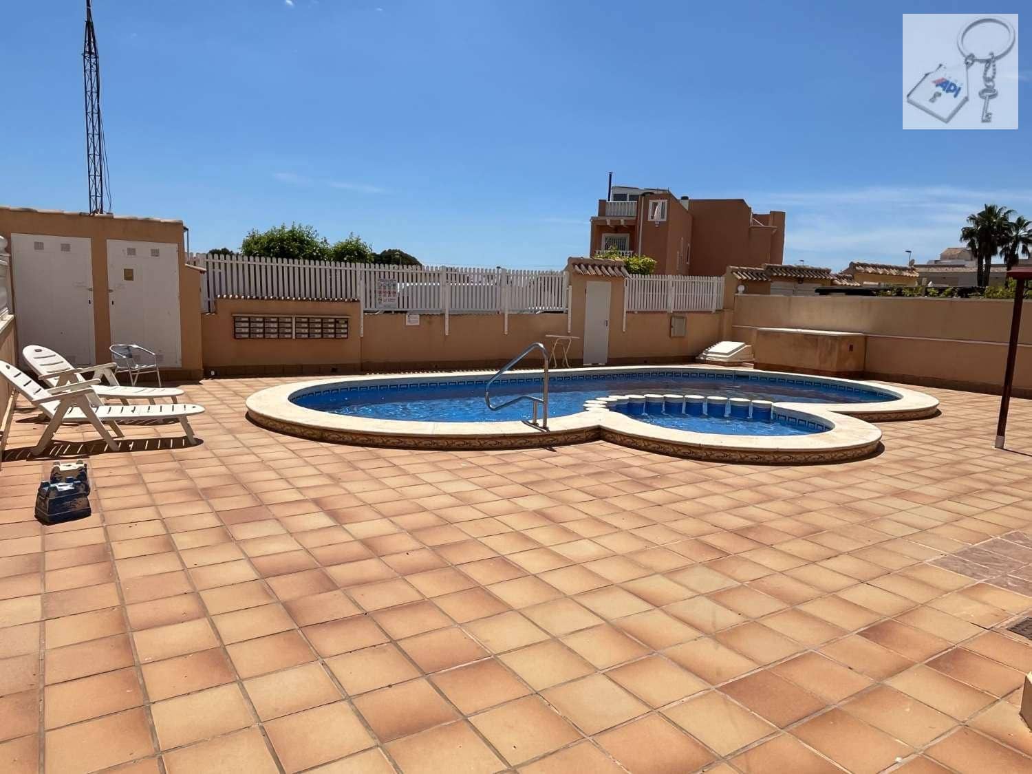2 soverom Leilighet til salgs i Torrevieja med svømmebasseng garasje - € 175 000 (Ref: 9915188)