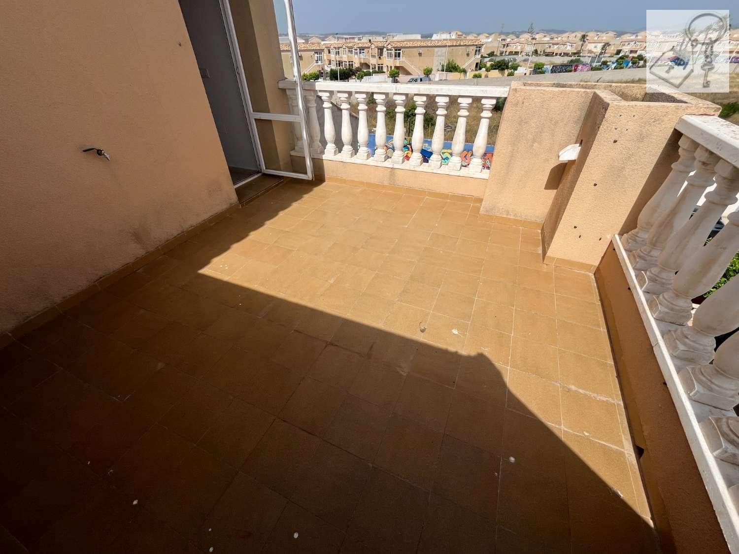 2 soverom Leilighet til salgs i Torrevieja med svømmebasseng garasje - € 175 000 (Ref: 9915188)
