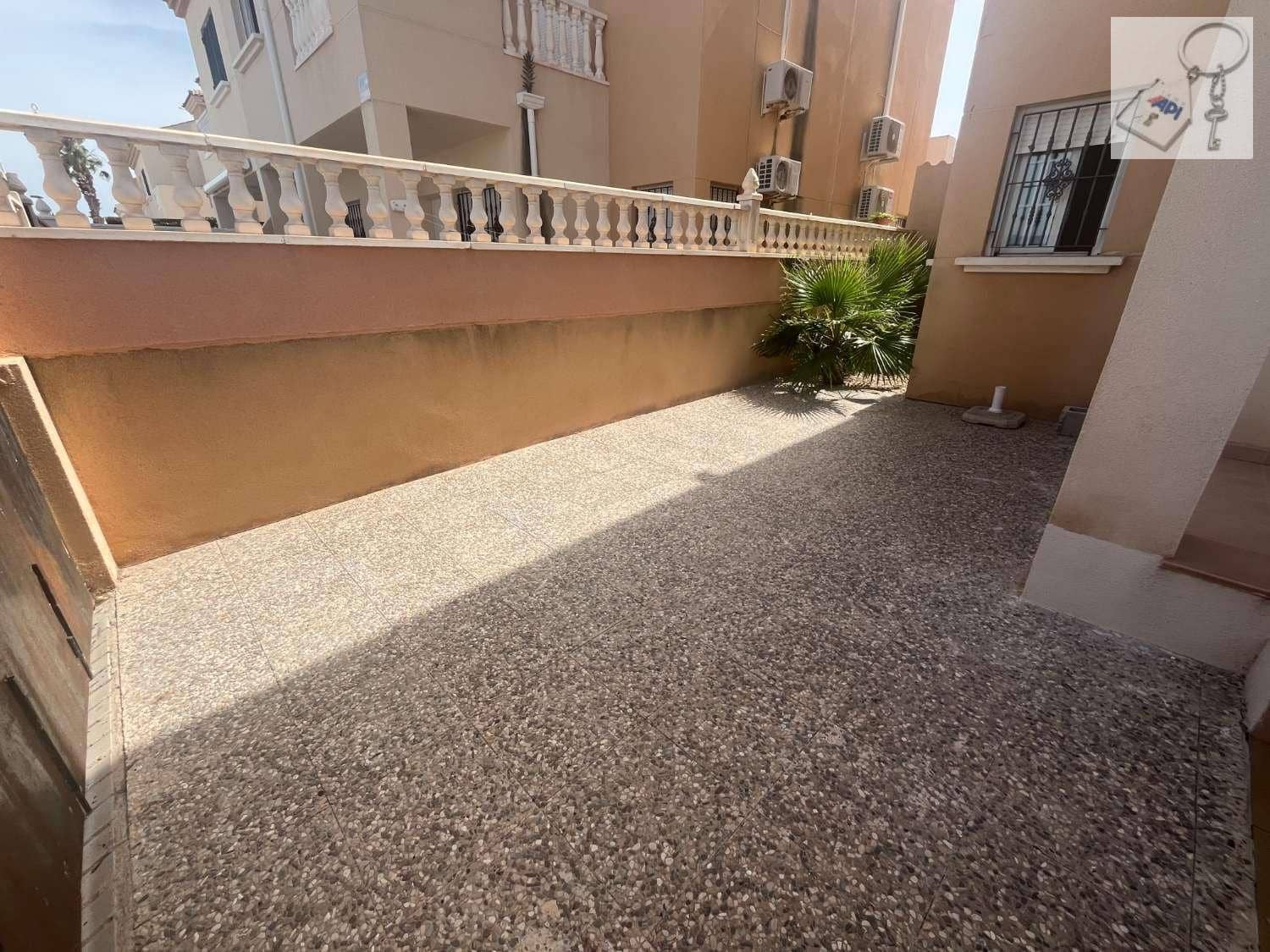 2 soverom Leilighet til salgs i Torrevieja med svømmebasseng garasje - € 175 000 (Ref: 9915188)