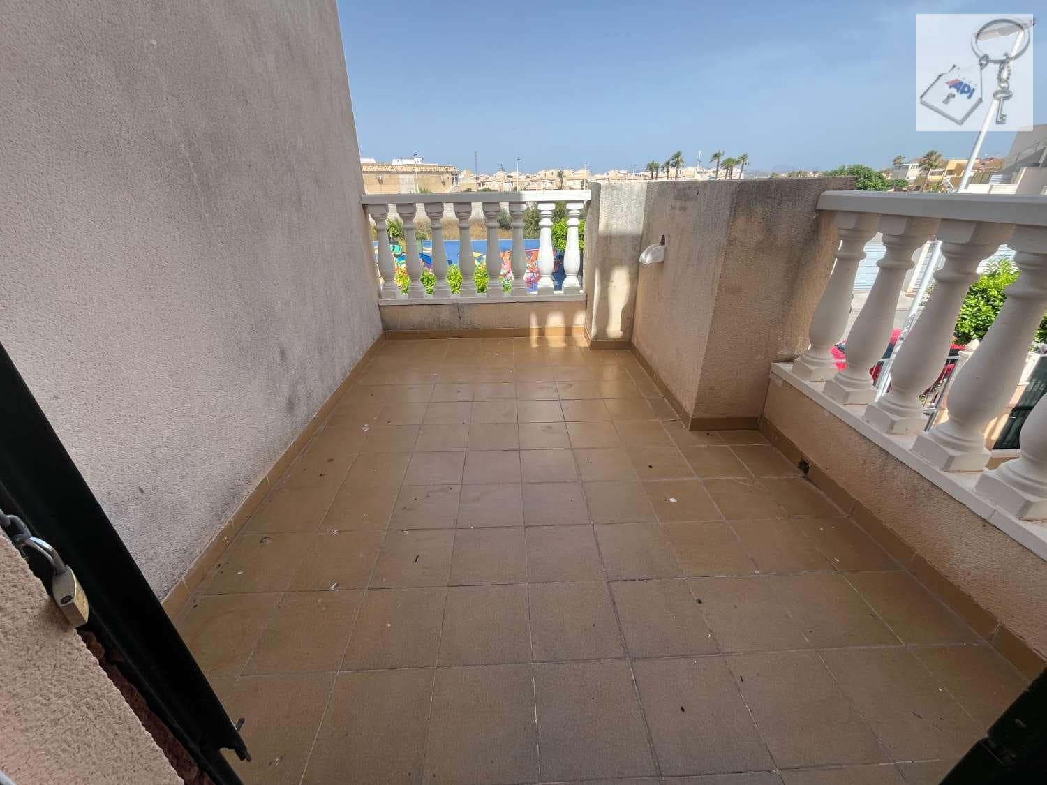 2 soverom Leilighet til salgs i Torrevieja med svømmebasseng garasje - € 175 000 (Ref: 9915188)
