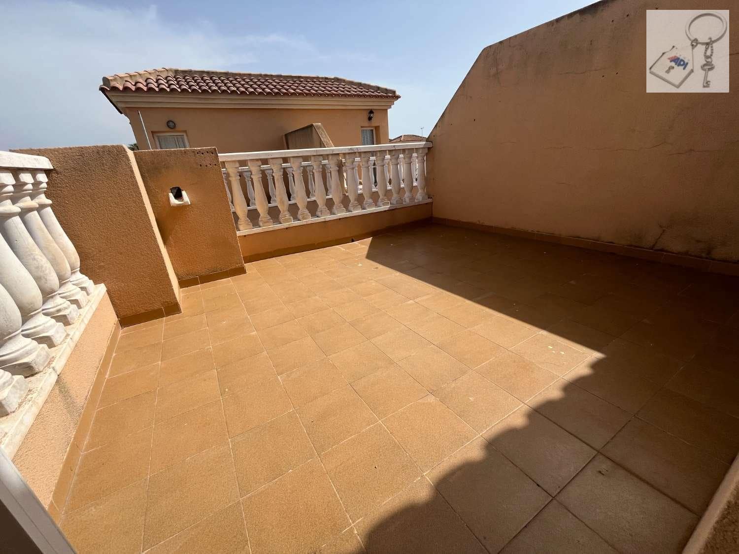 2 soverom Leilighet til salgs i Torrevieja med svømmebasseng garasje - € 175 000 (Ref: 9915188)