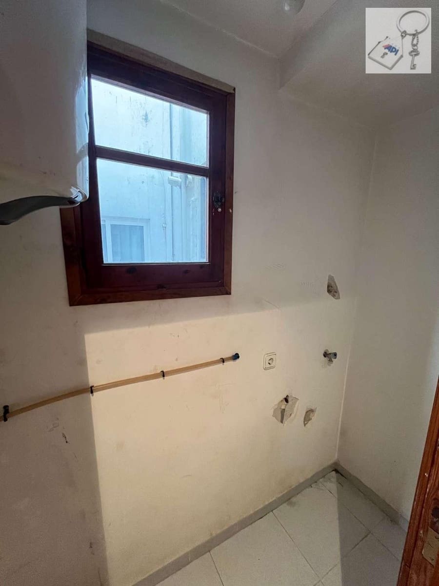 2 bedroom Flat for sale in Alcoy / Alcoi - € 120,000 (Ref: 9928703)