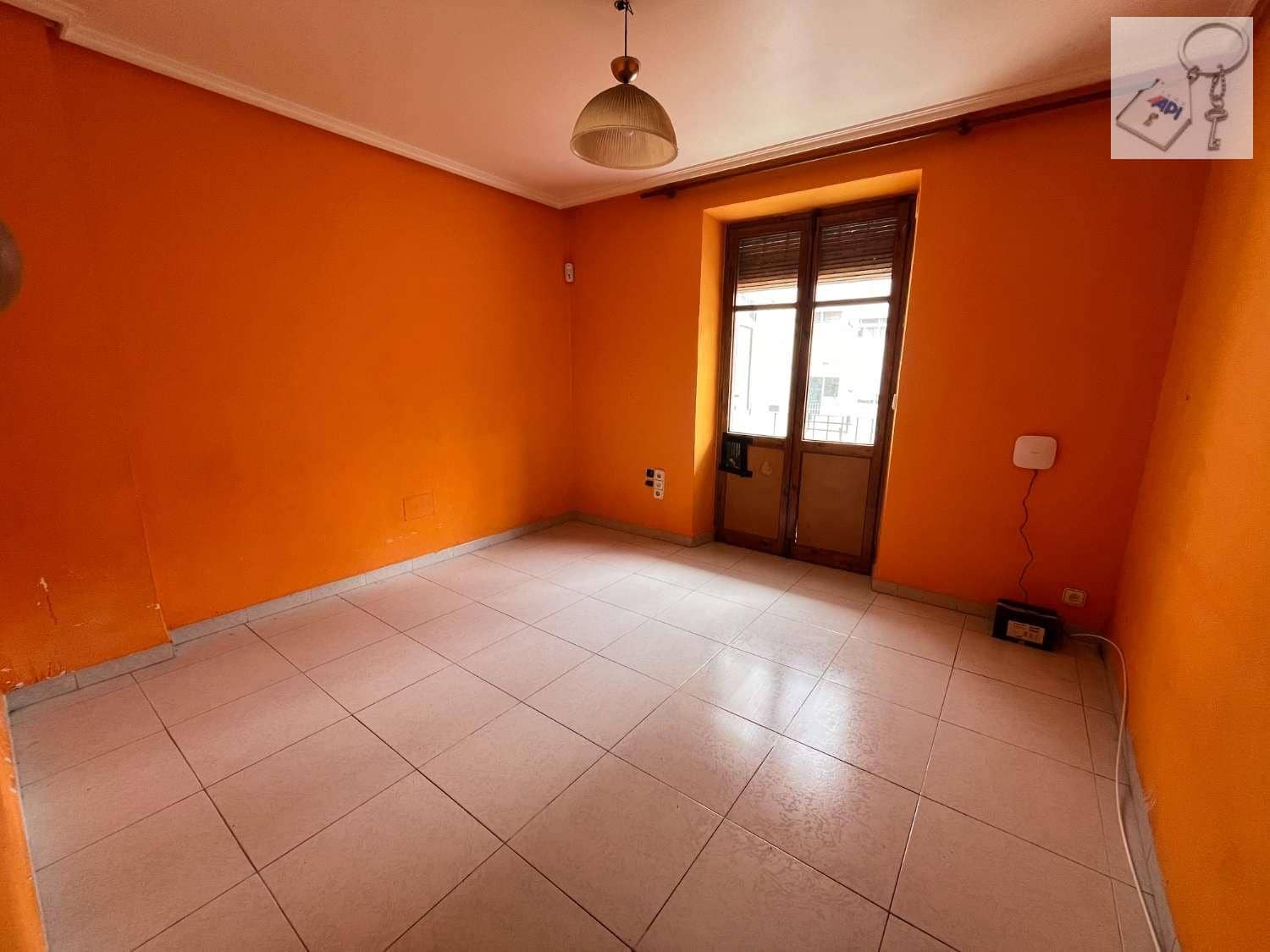 2 bedroom Flat for sale in Alcoy / Alcoi - € 120,000 (Ref: 9928703)