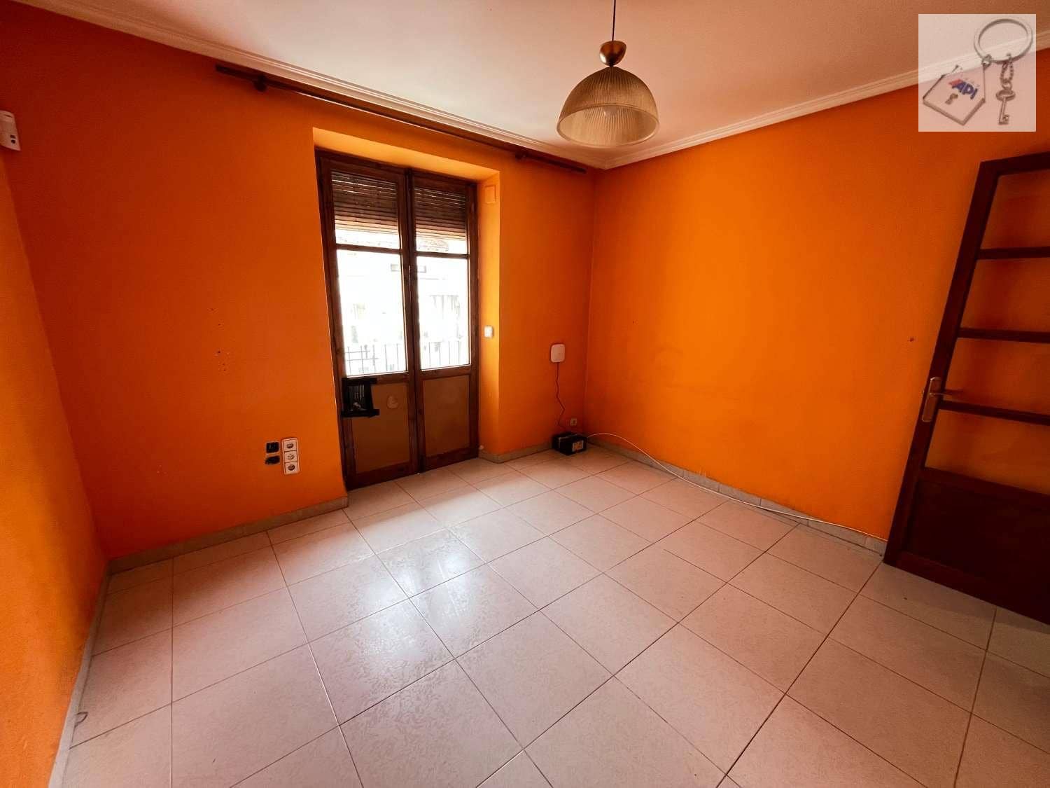 2 bedroom Flat for sale in Alcoy / Alcoi - € 120,000 (Ref: 9928703)