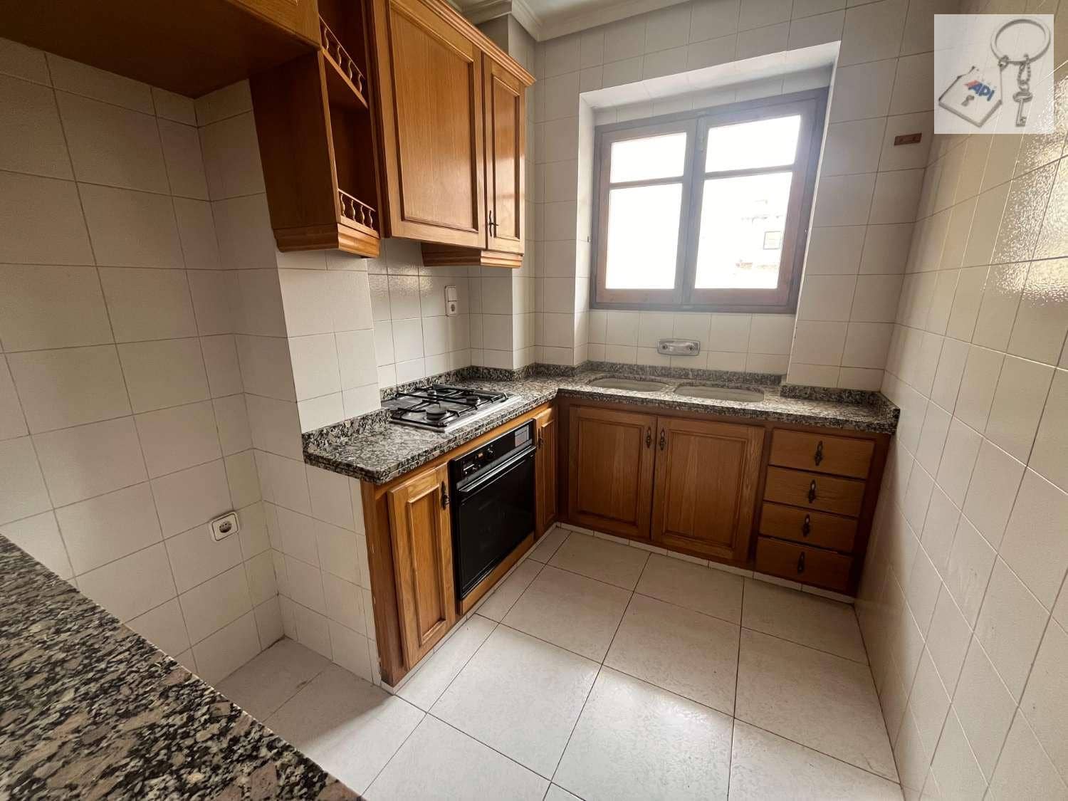 2 bedroom Flat for sale in Alcoy / Alcoi - € 120,000 (Ref: 9928703)
