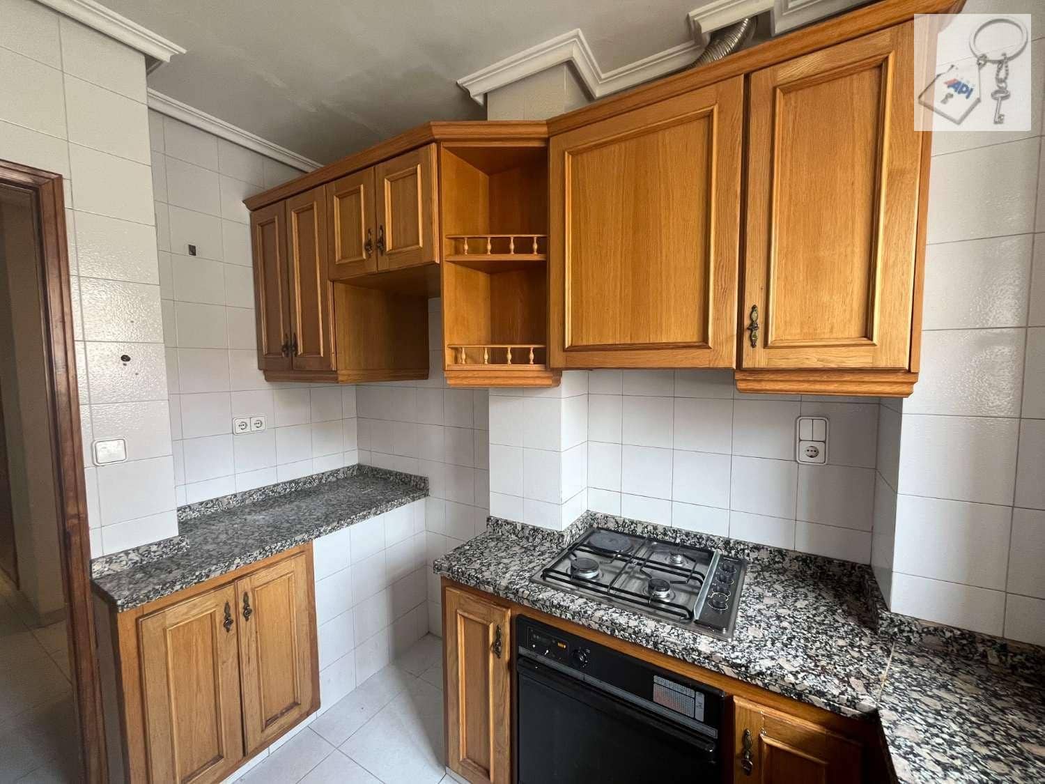 2 bedroom Flat for sale in Alcoy / Alcoi - € 120,000 (Ref: 9928703)