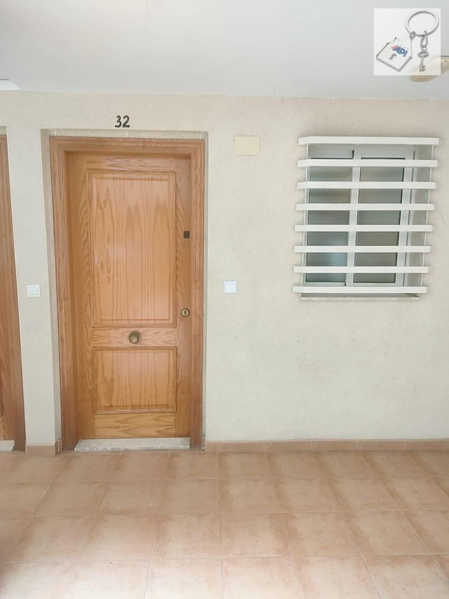 2 slaapkamer Appartement te koop in Torrevieja met zwembad - € 130.000 (Ref: 9939313)