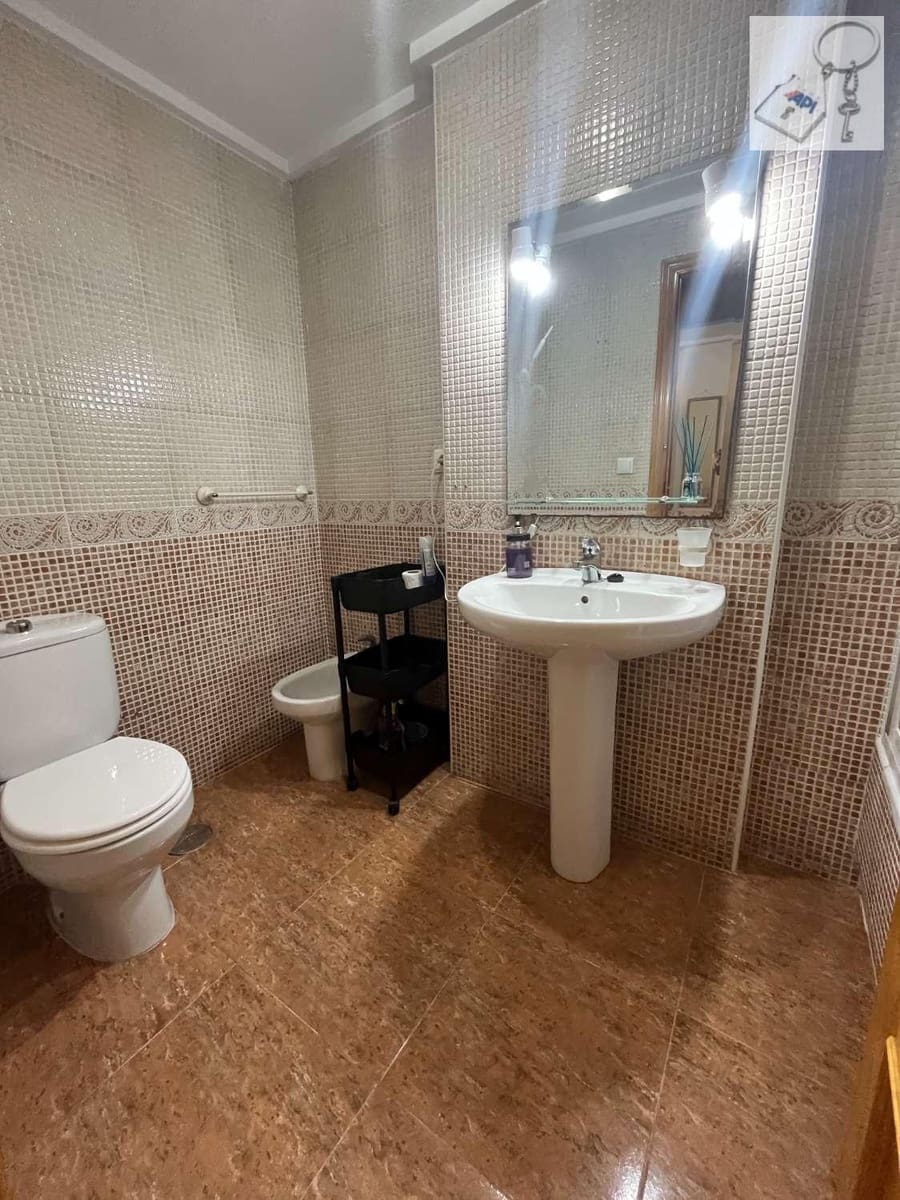 2 slaapkamer Appartement te koop in Torrevieja met zwembad - € 130.000 (Ref: 9939313)