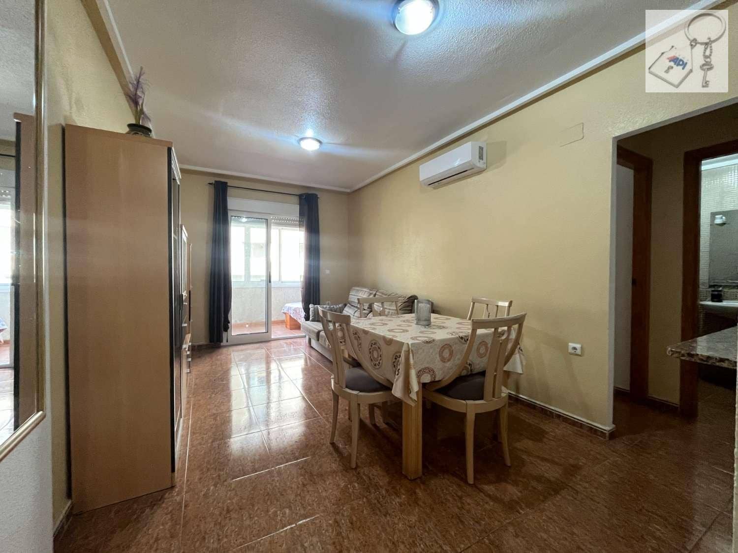 2 slaapkamer Appartement te koop in Torrevieja met zwembad - € 130.000 (Ref: 9939313)
