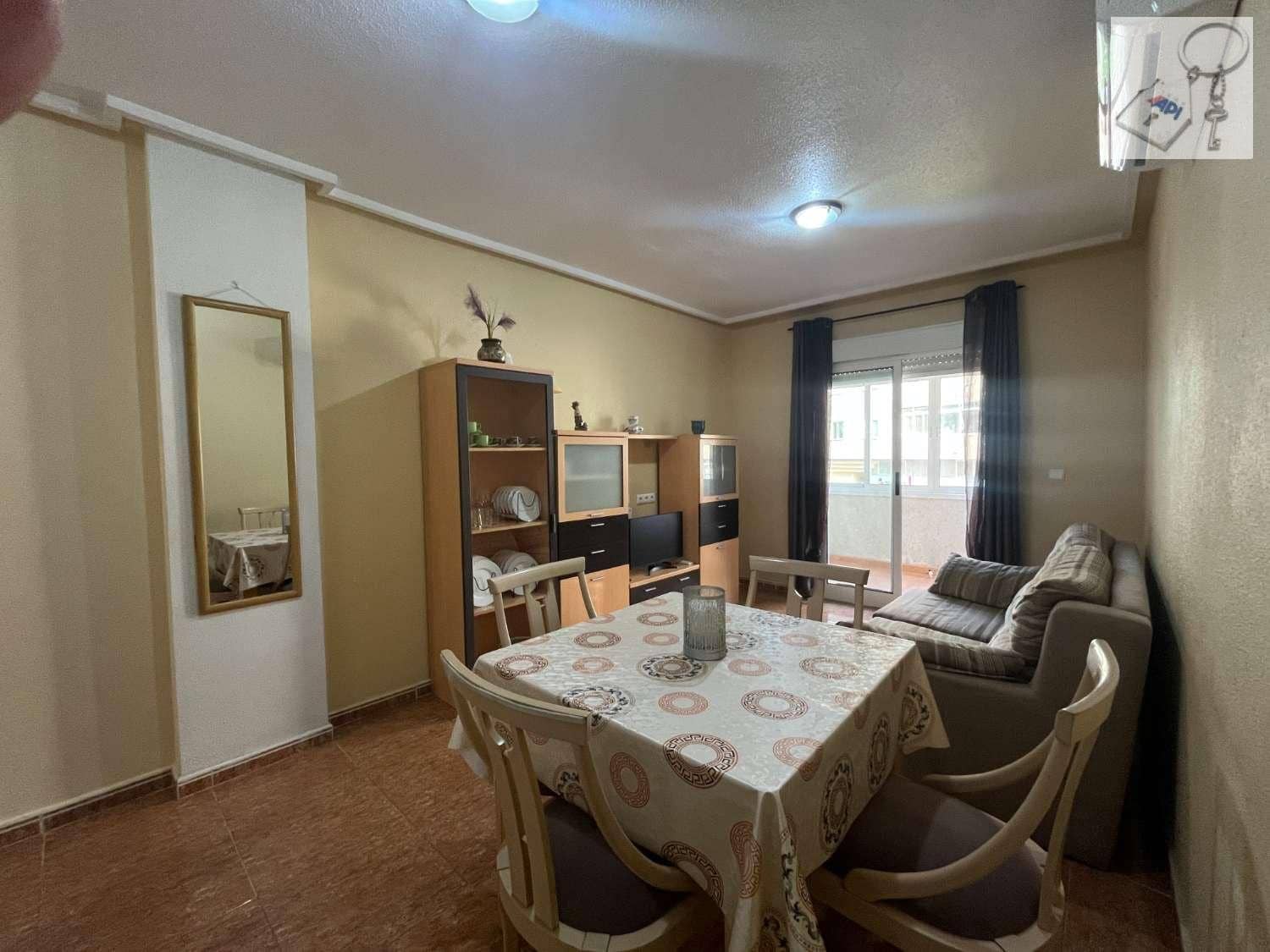 2 slaapkamer Appartement te koop in Torrevieja met zwembad - € 130.000 (Ref: 9939313)