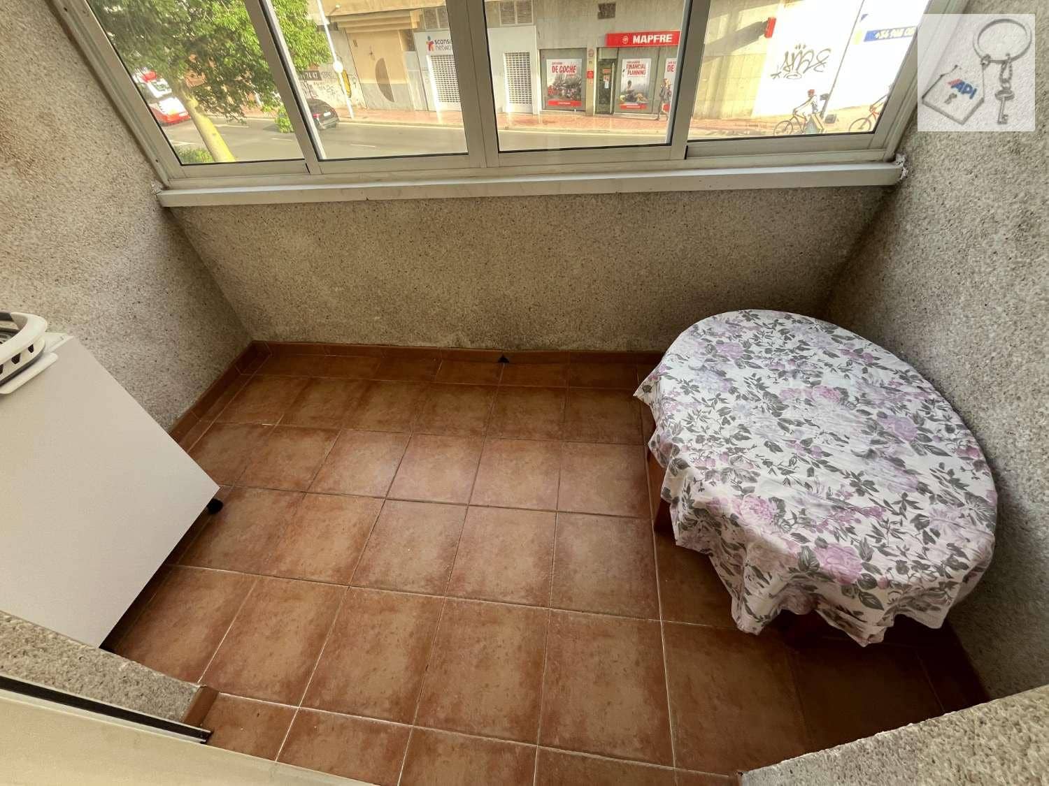 2 slaapkamer Appartement te koop in Torrevieja met zwembad - € 130.000 (Ref: 9939313)
