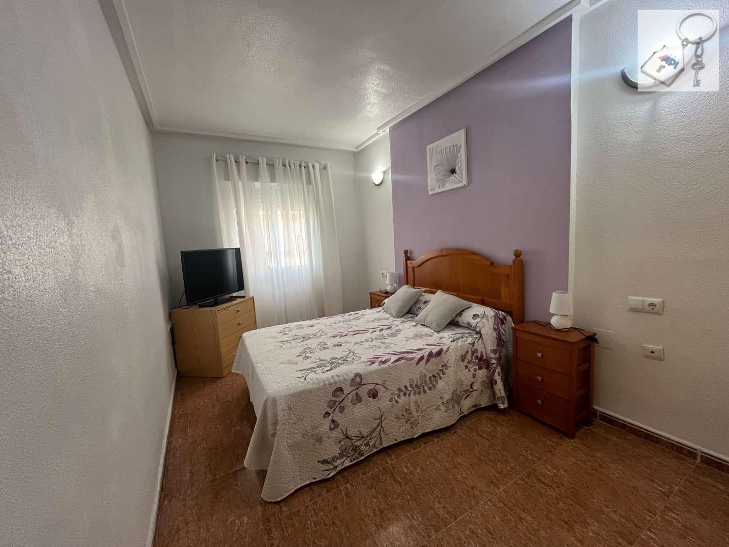 2 slaapkamer Appartement te koop in Torrevieja met zwembad - € 130.000 (Ref: 9939313)
