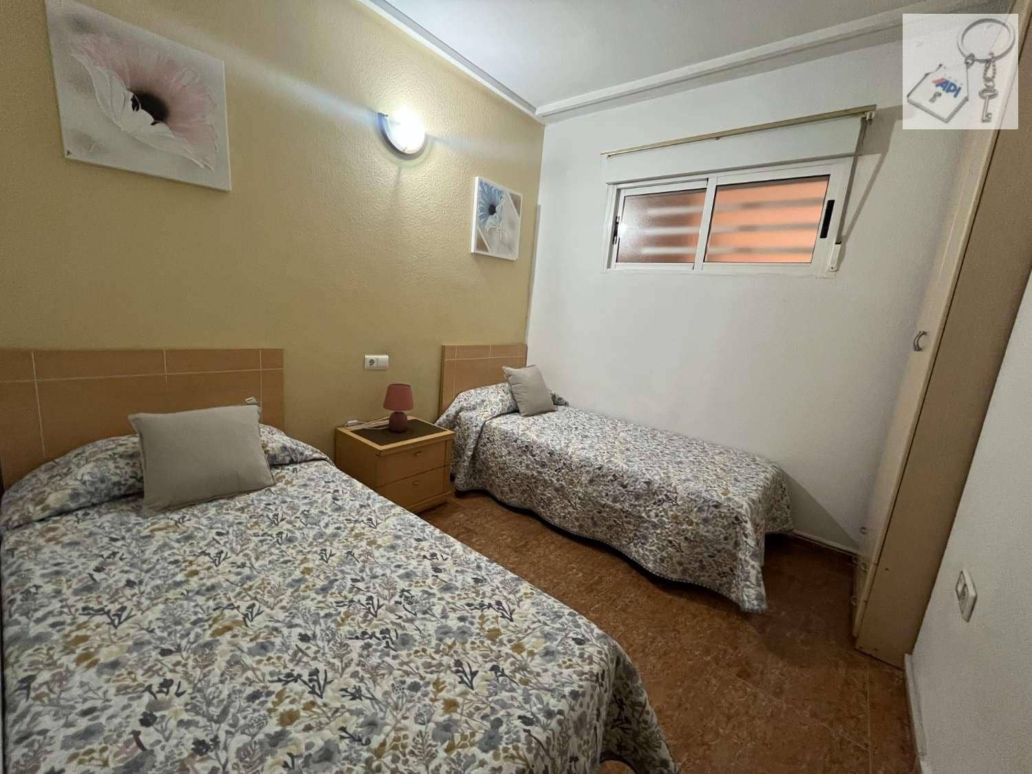 2 slaapkamer Appartement te koop in Torrevieja met zwembad - € 130.000 (Ref: 9939313)