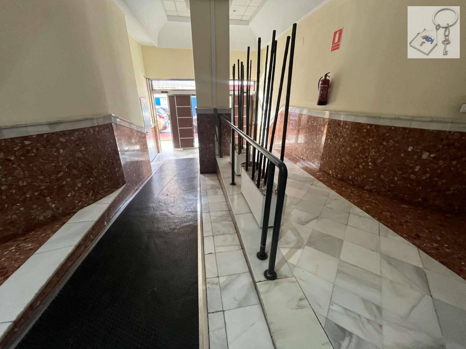 2 slaapkamer Appartement te koop in Torrevieja met zwembad - € 130.000 (Ref: 9939313)