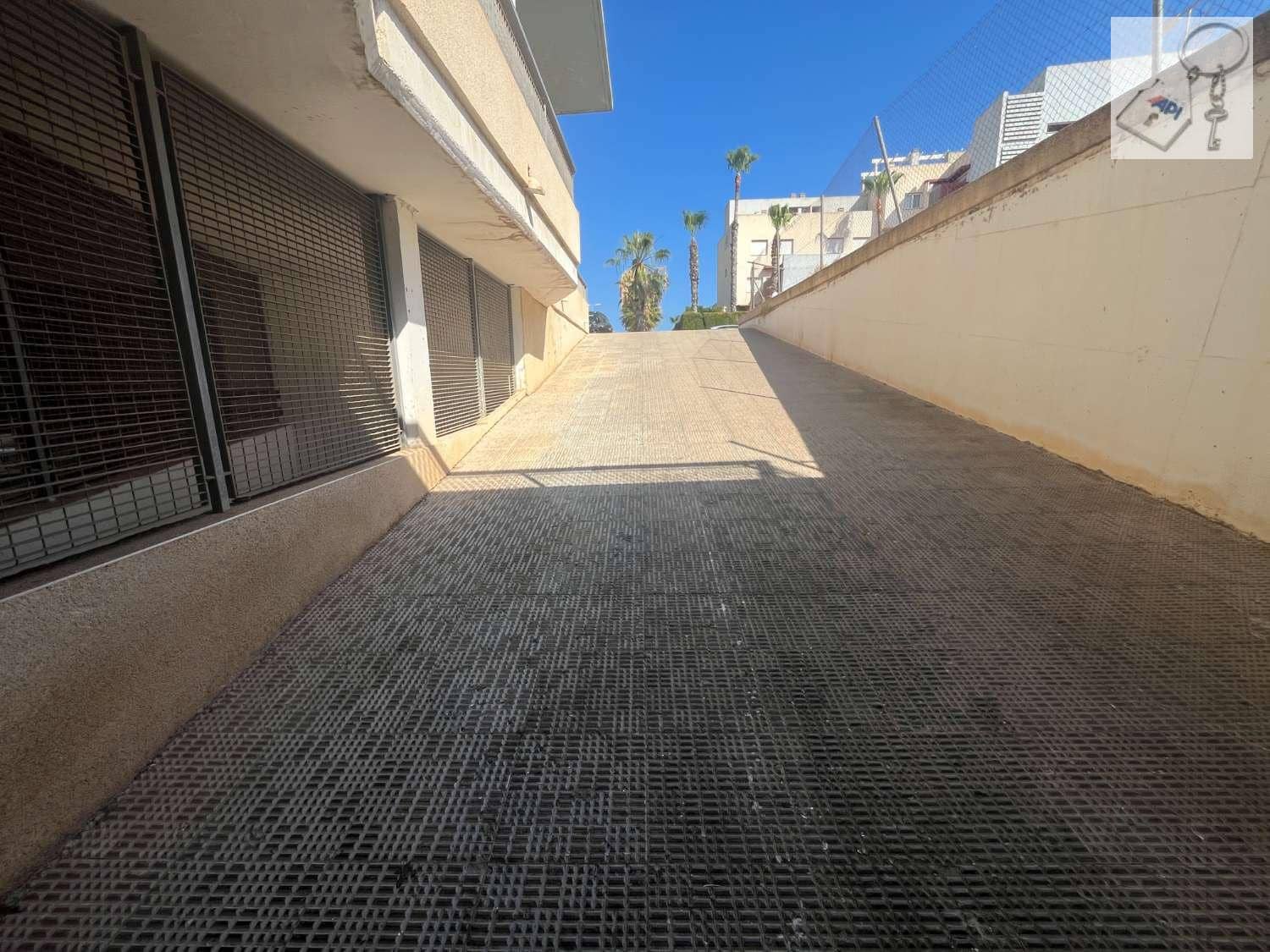 Apartamento Playa de 2 habitaciones en Orihuela Costa en venta con garaje - 239.000 € (Ref: 9941700)