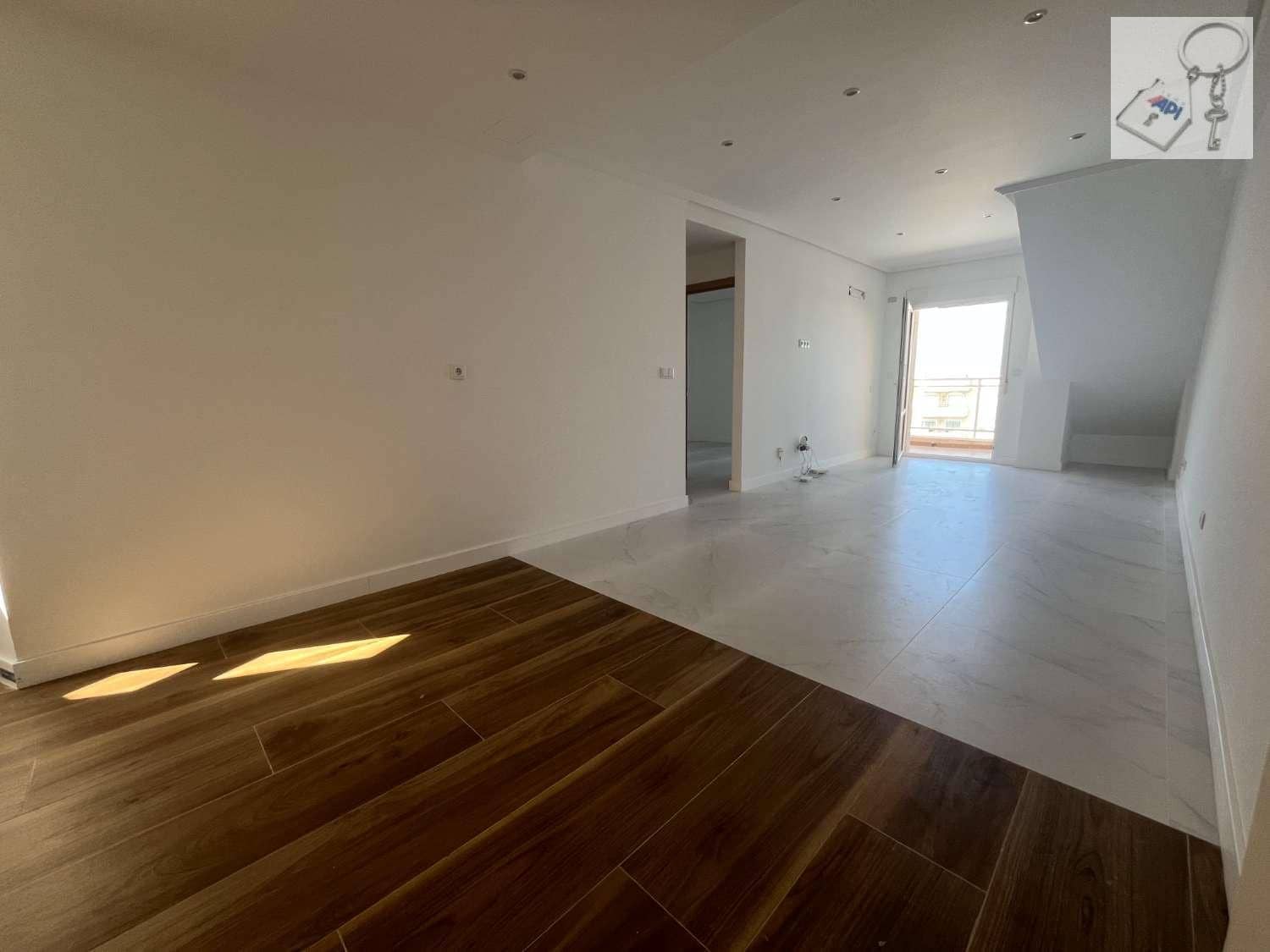 Apartamento Playa de 2 habitaciones en Orihuela Costa en venta con garaje - 239.000 € (Ref: 9941700)