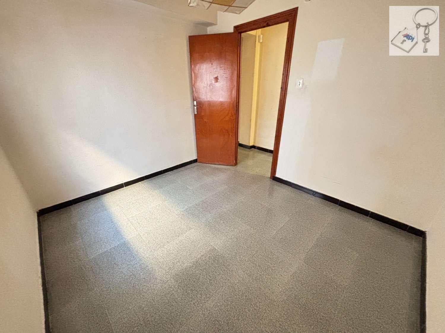 3 soverom Leilighet til salgs i Ibi - € 100 000 (Ref: 9946950)