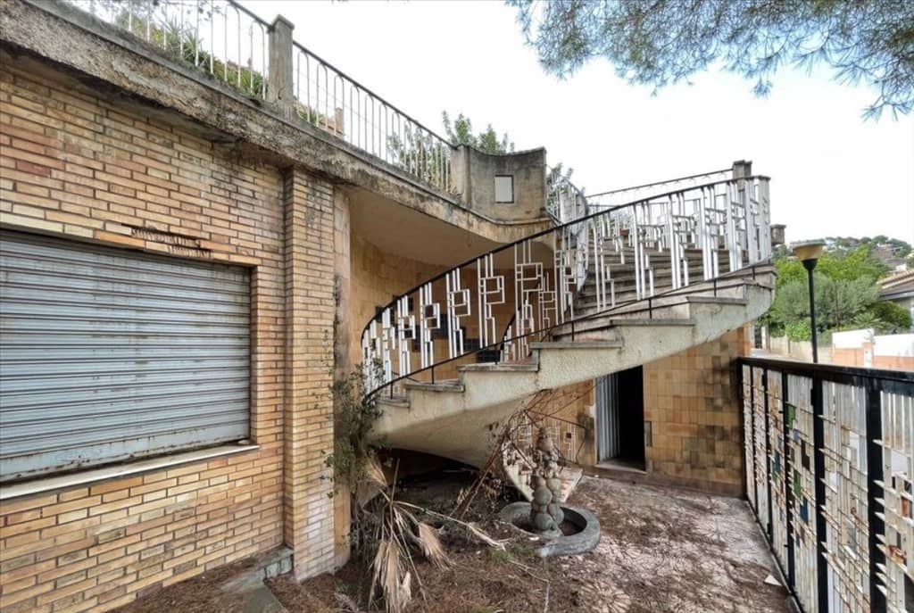 6 slaapkamer Villa te koop in Serra met zwembad - € 350.000 (Ref: 6518044)