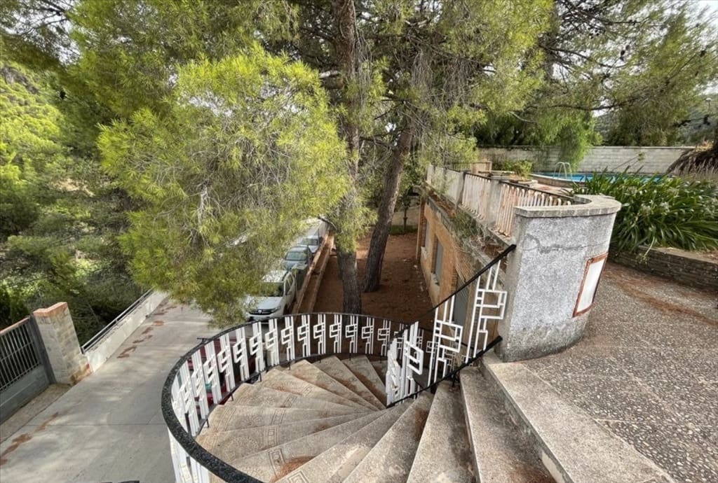 6 slaapkamer Villa te koop in Serra met zwembad - € 350.000 (Ref: 6518044)