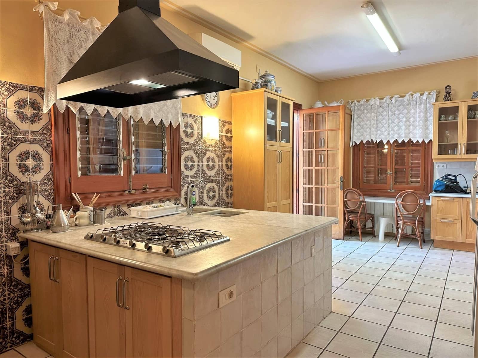 5 soverom Villa til salgs i Naquera med svømmebasseng garasje - € 1 500 000 (Ref: 7869203)