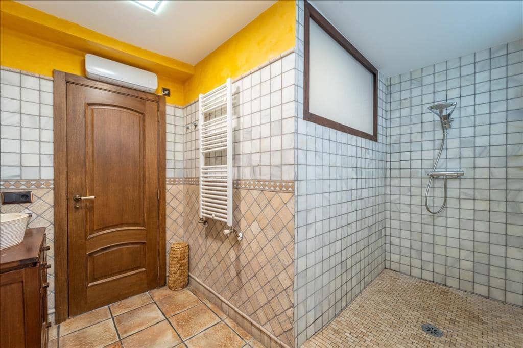 5 sypialnia Willa na sprzedaż w Naquera z basenem garażem - 945 000 € (Ref: 8285151)