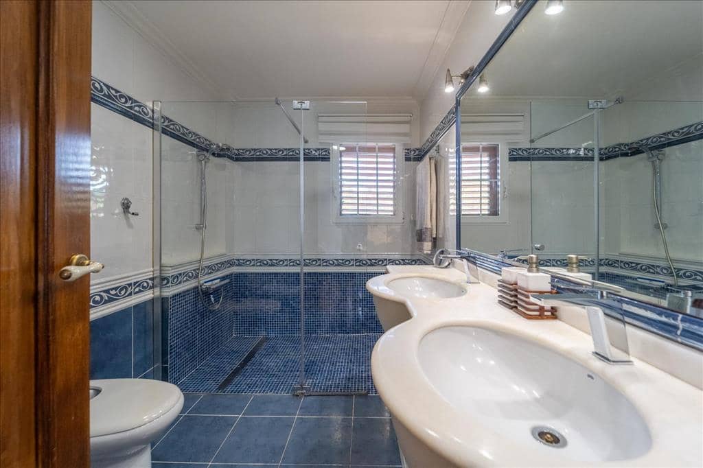 5 sypialnia Willa na sprzedaż w Naquera z basenem garażem - 945 000 € (Ref: 8285151)