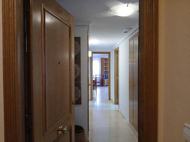 2 makuuhuone Huoneisto vuokrattavana paikassa Valencia kaupunki - 1 900 € (Ref: 9640960)