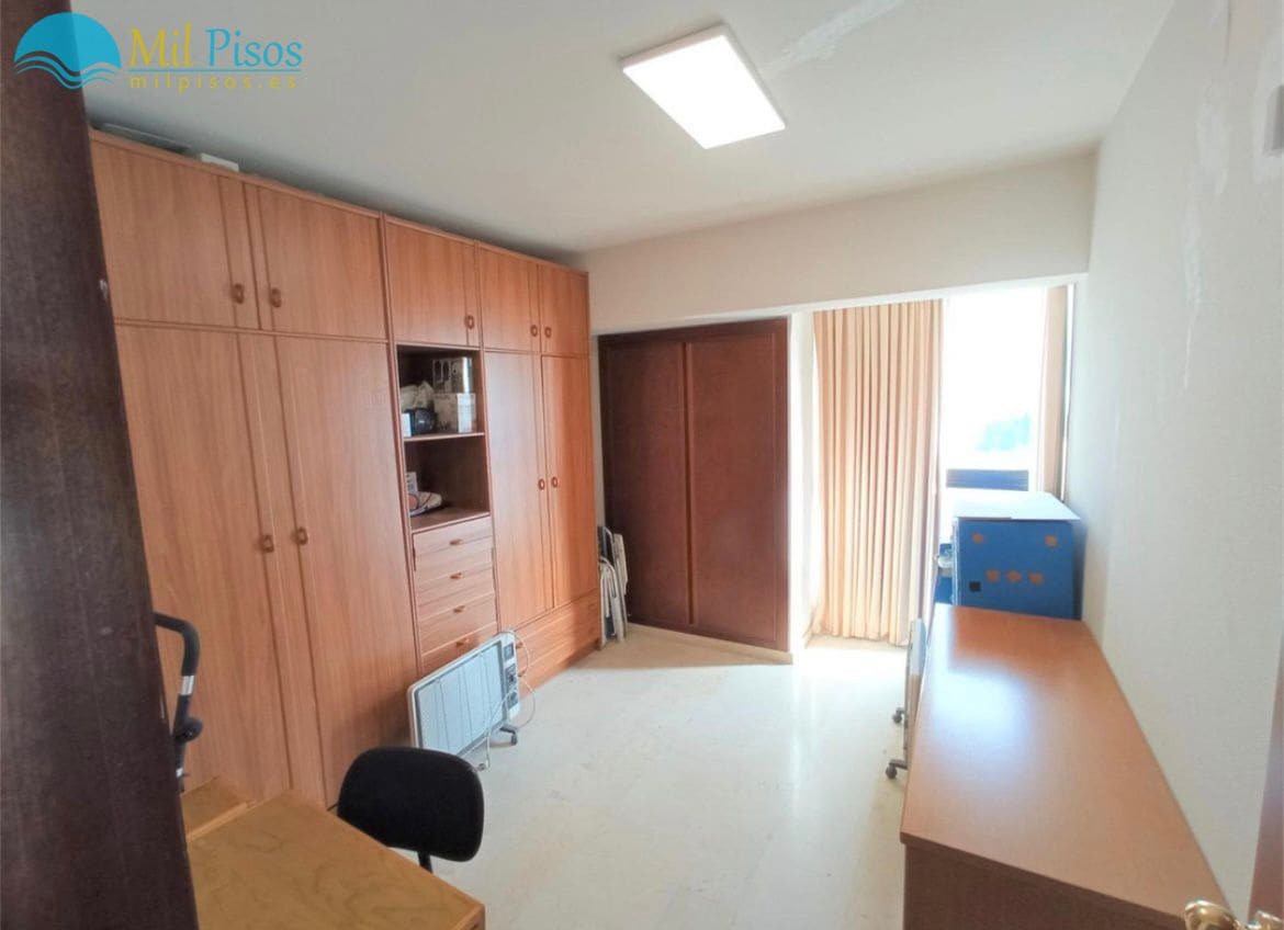 2 bedroom Flat for sale in Benidorm with pool - € 680,000 (Ref: 6635735)