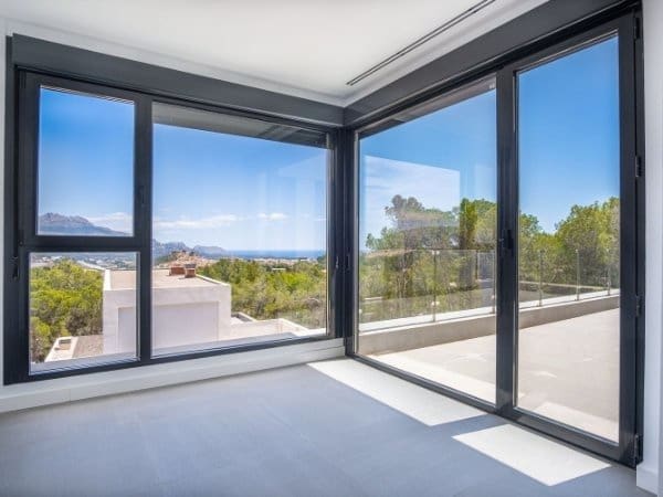 Chalet de 3 habitaciones en Polop en venta con piscina - 472.000 € (Ref: 7031873)