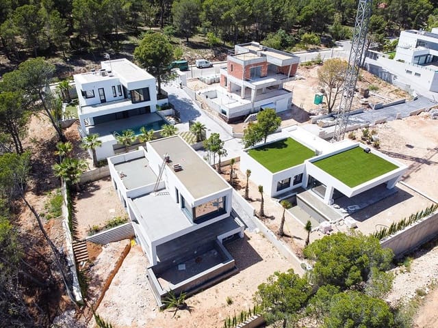 Chalet de 3 habitaciones en Polop en venta con piscina - 472.000 € (Ref: 7031873)