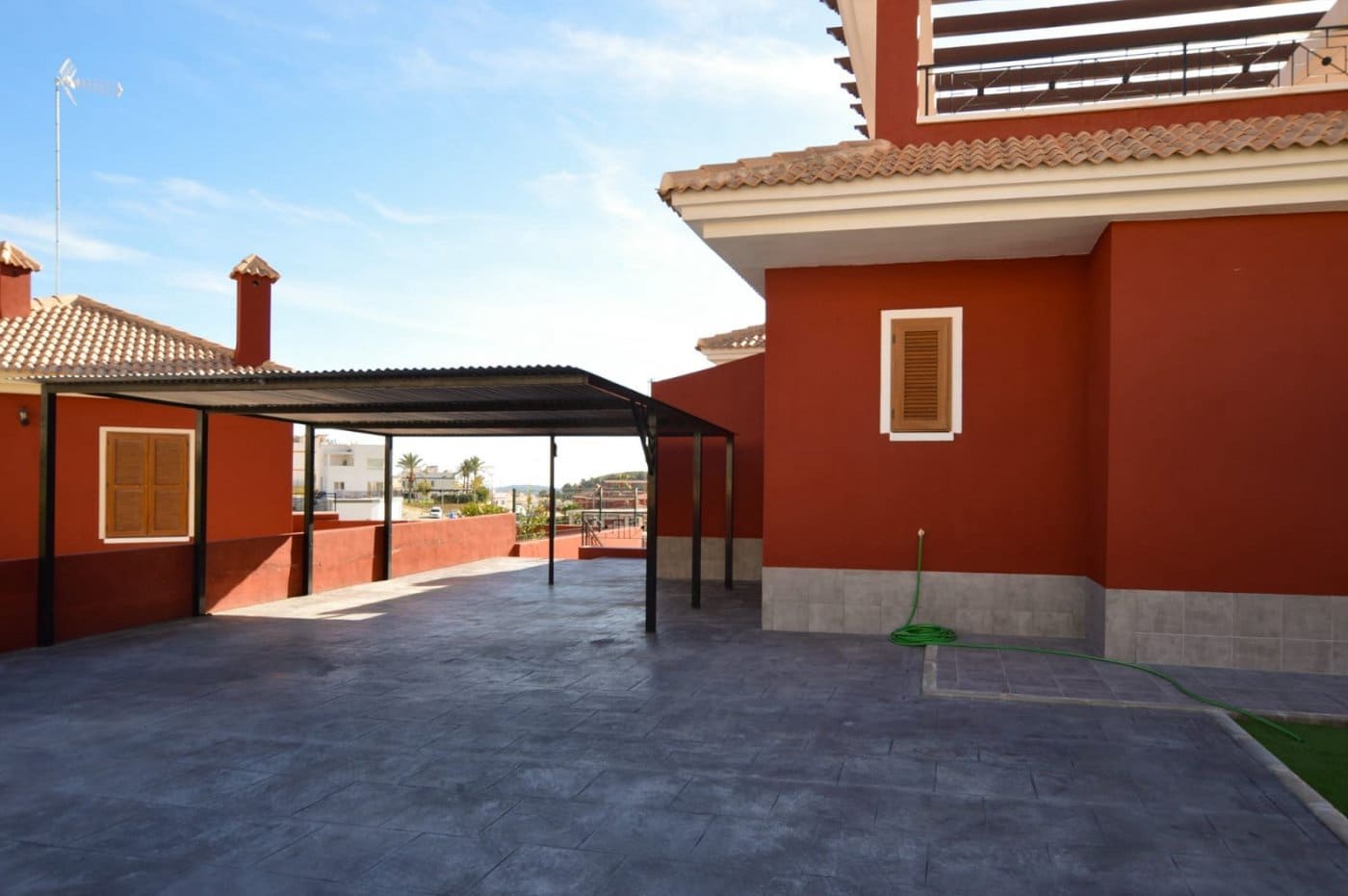 Chalet de 7 habitaciones en Finestrat en venta con piscina - 635.000 € (Ref: 7249305)