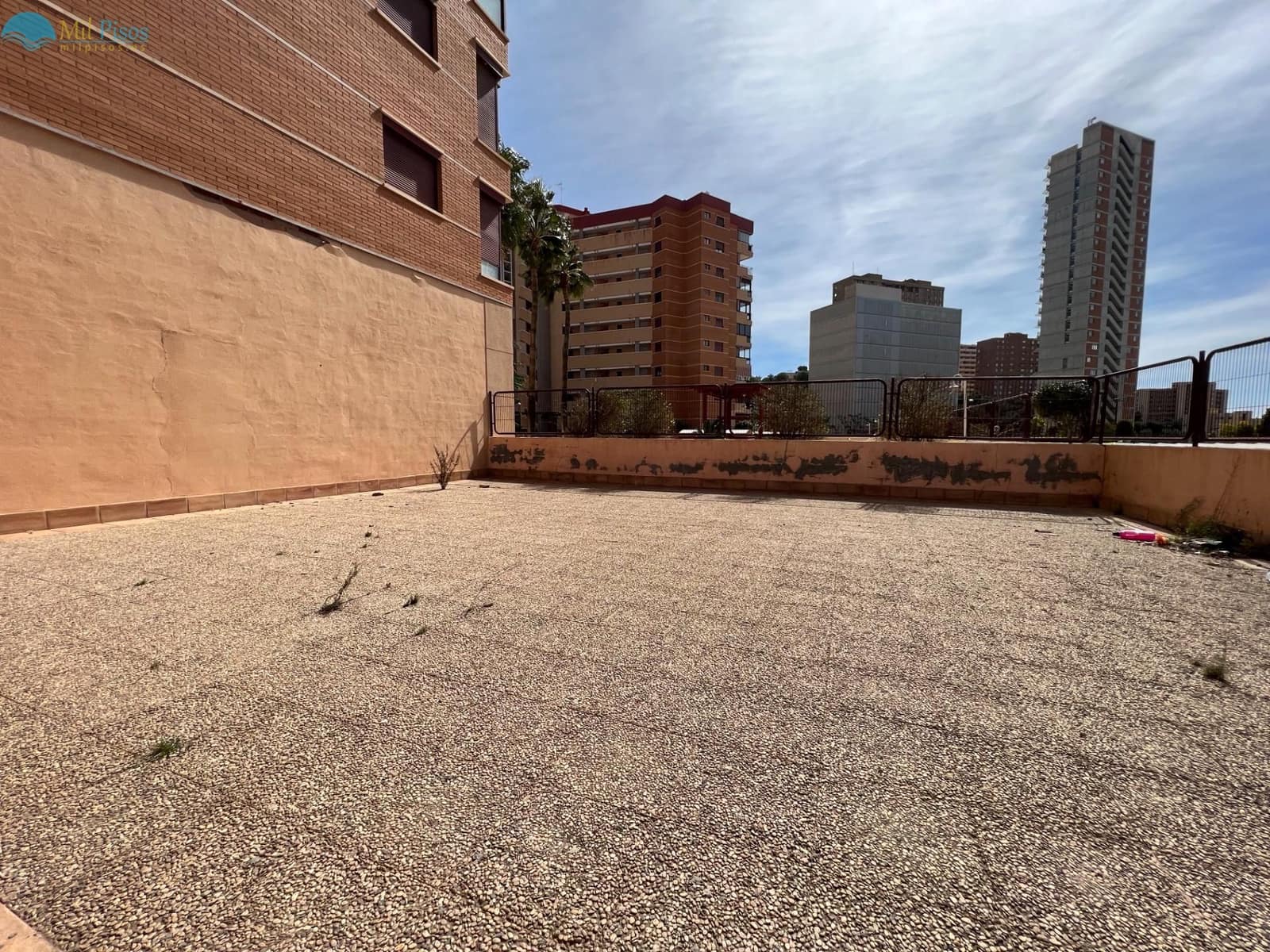 Commercieel te huur in Benidorm - € 2.500 (Ref: 7443014)