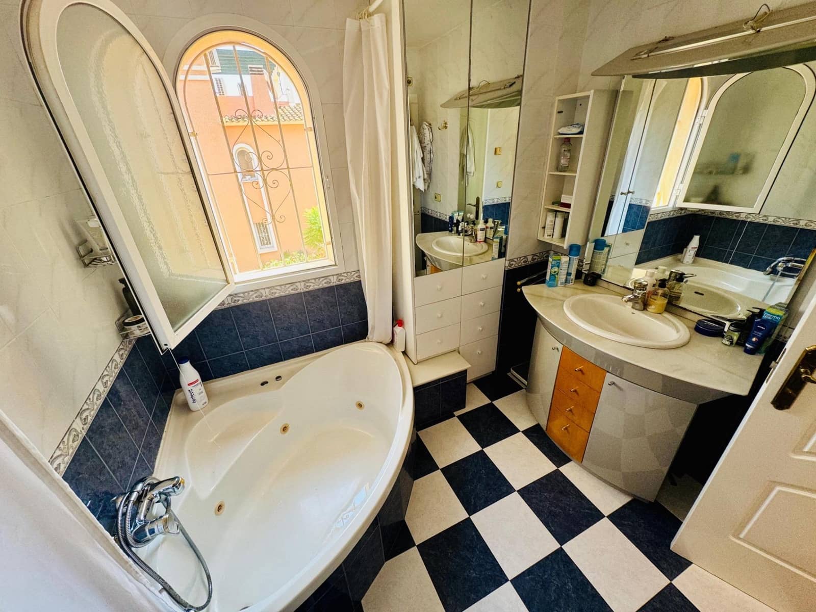 4 bedroom Villa for sale in Albir with pool garage - € 685,000 (Ref: 8514627)