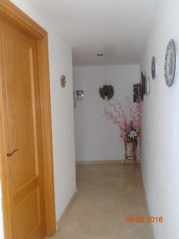 2 bedroom Apartment for sale in La Villajoyosa / Vila Joiosa with pool - € 240,000 (Ref: 9321996)