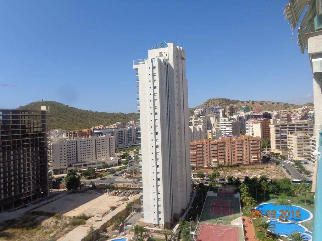 2 bedroom Apartment for sale in La Villajoyosa / Vila Joiosa with pool - € 240,000 (Ref: 9321996)