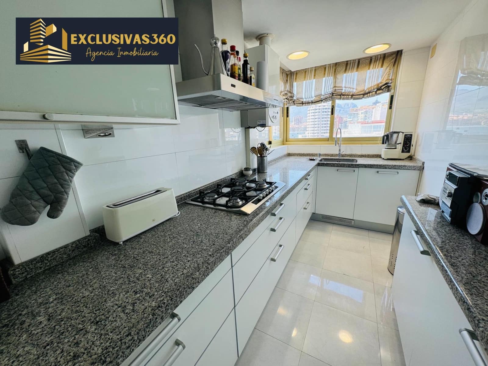 3 sovrum Lägenhet till salu i Benidorm med pool garage - 850 000 € (Ref: 9321997)