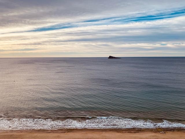 3 bedroom Apartment for sale in Benidorm with pool - € 530,000 (Ref: 9322590)