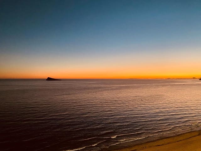 3 bedroom Apartment for sale in Benidorm with pool - € 530,000 (Ref: 9322590)