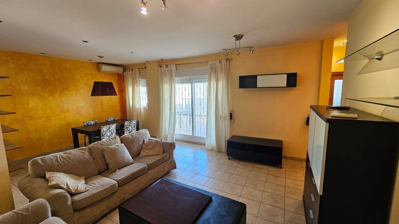 3 bedroom Apartment for sale in Benidorm with pool - € 295,000 (Ref: 9322593)
