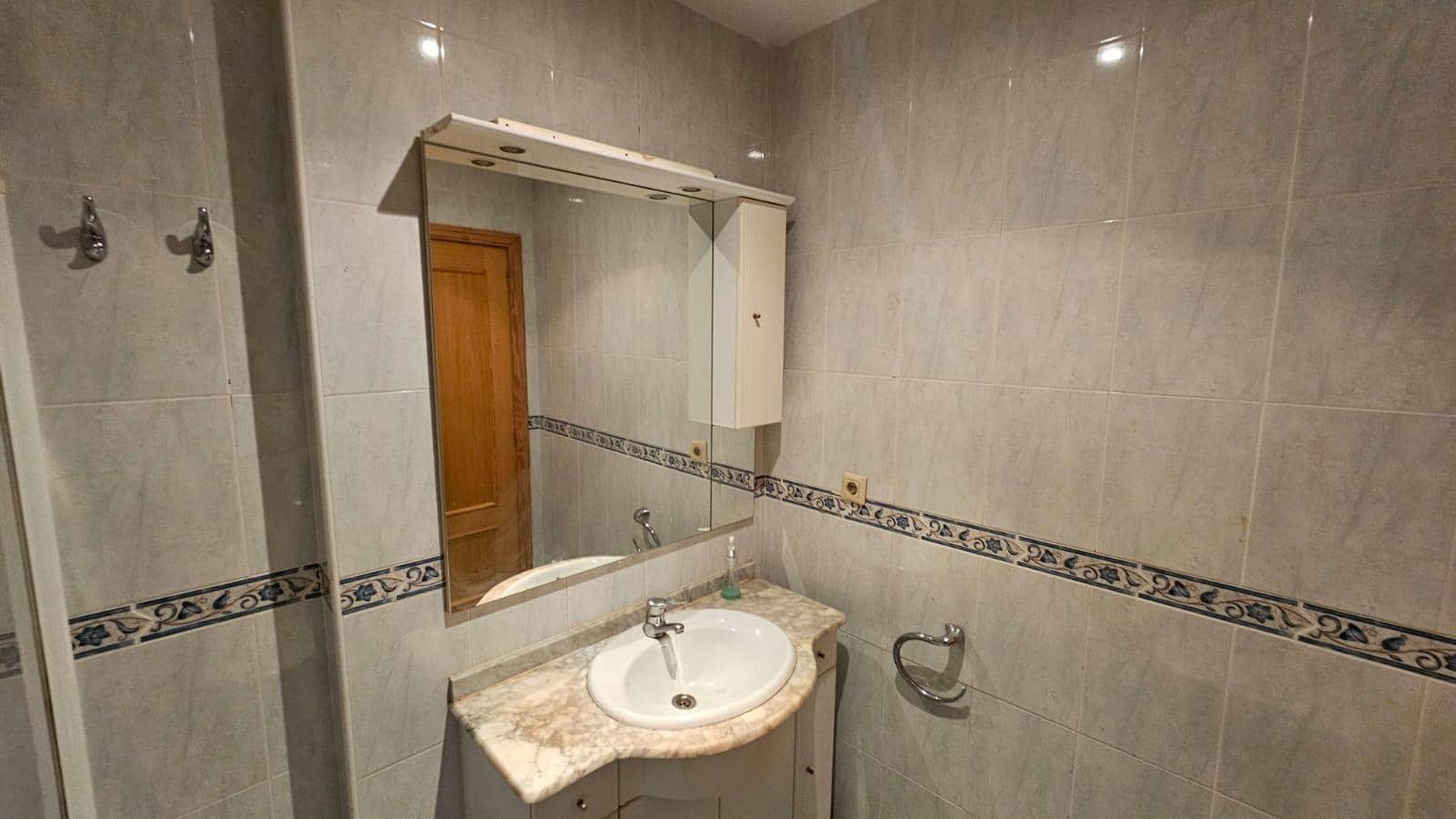 3 bedroom Apartment for sale in Benidorm with pool - € 295,000 (Ref: 9322593)