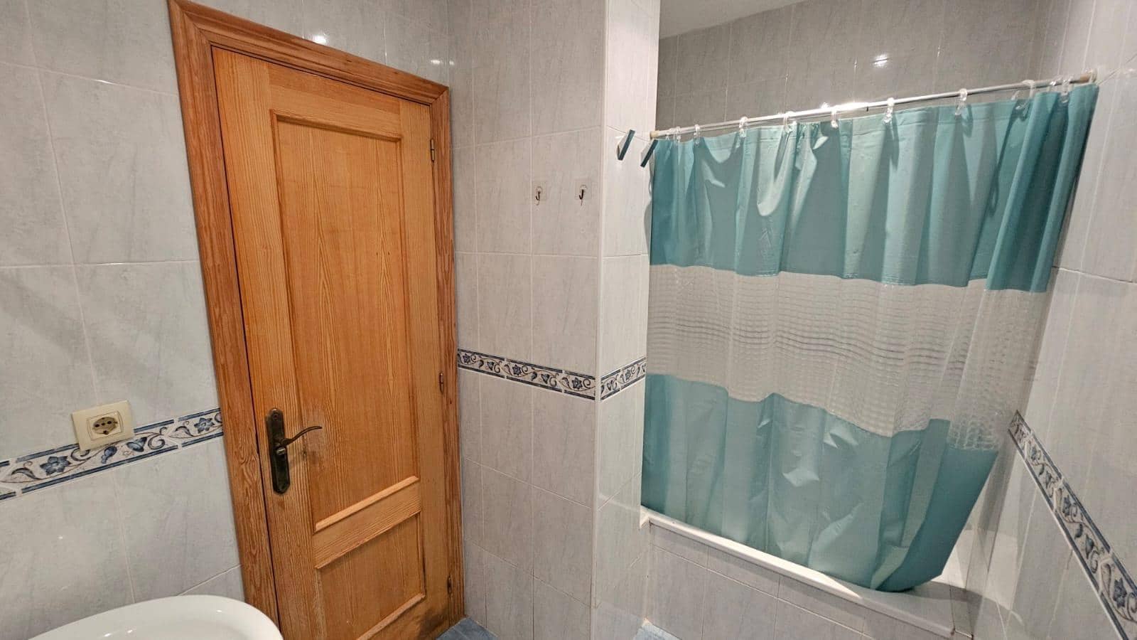 3 bedroom Apartment for sale in Benidorm with pool - € 295,000 (Ref: 9322593)