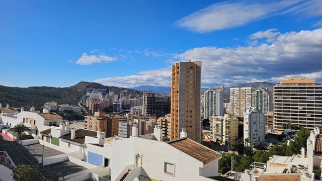 Apartamento de 3 habitaciones en Benidorm en venta con piscina - 295.000 € (Ref: 9322593)