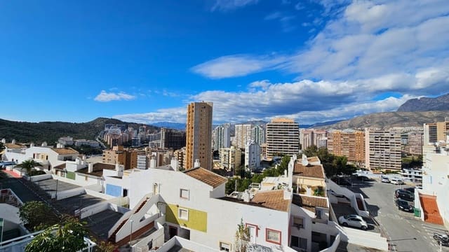 Apartamento de 3 habitaciones en Benidorm en venta con piscina - 295.000 € (Ref: 9322593)