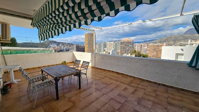 3 sovrum Lägenhet till salu i Benidorm med pool - 295 000 € (Ref: 9322593)