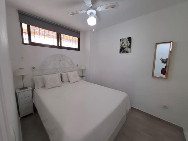 Apartamento de 2 habitaciones en Rincón de Loix, Benidorm en venta con piscina garaje - 217.000 € (Ref: 9773174)