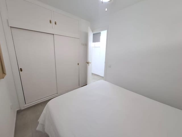 Apartamento de 2 habitaciones en Rincón de Loix, Benidorm en venta con piscina garaje - 217.000 € (Ref: 9773174)