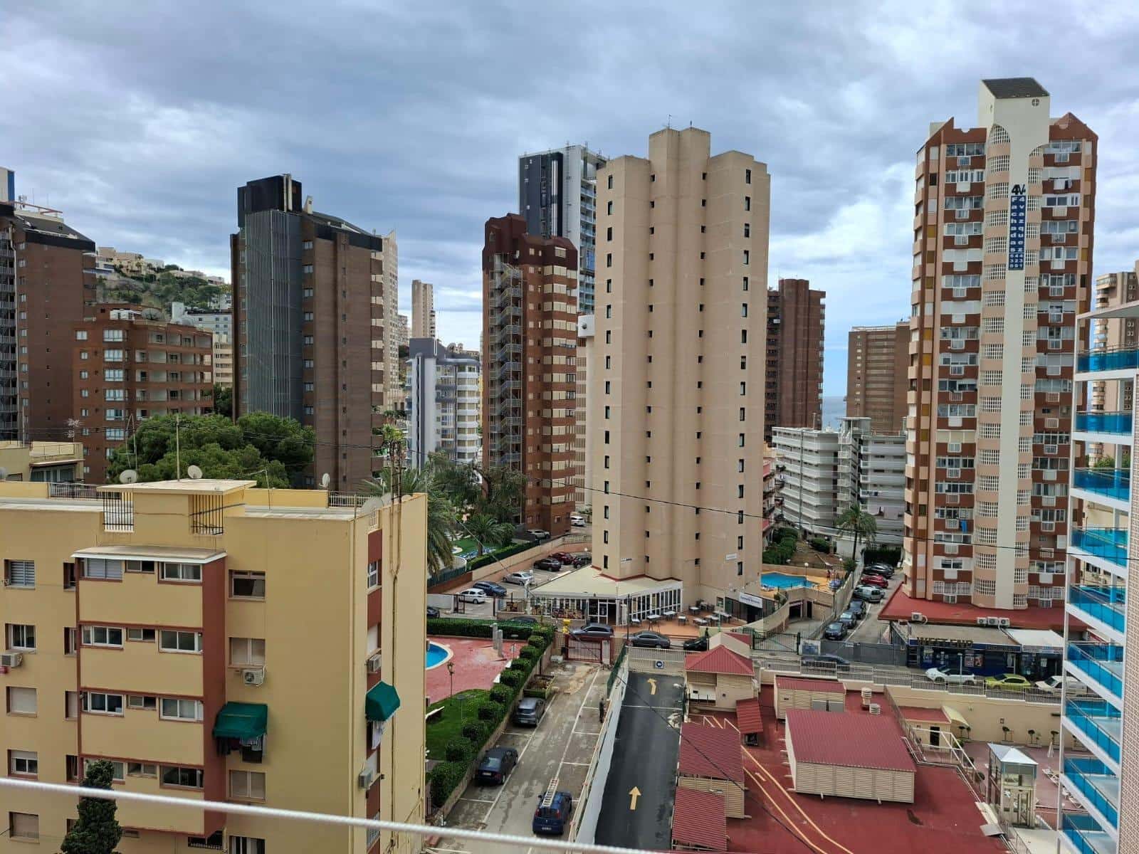 Apartamento de 2 habitaciones en Benidorm en venta con piscina garaje - 217.000 € (Ref: 9773174)