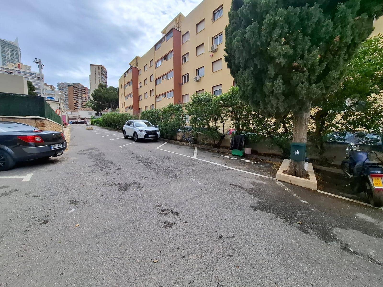 Apartamento de 2 habitaciones en Benidorm en venta con piscina garaje - 217.000 € (Ref: 9773174)